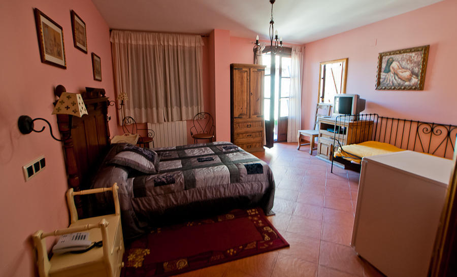 Hotel Villa Romanica Аинса-Собрарбе Номер фото